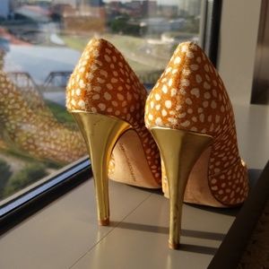 Diane Von Fustenberg Tan Heels